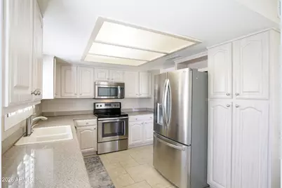 9749 W Taro Lane, Peoria, AZ 85382 - Photo 3