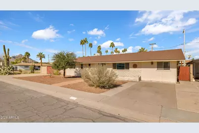 7526 E Minnezona Avenue, Scottsdale, AZ 85251 - Photo 3