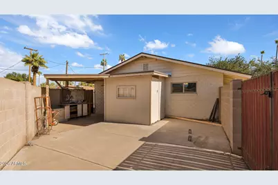 7526 E Minnezona Avenue, Scottsdale, AZ 85251 - Photo 31