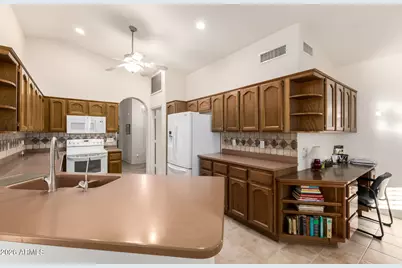 10305 E Arrowvale Drive, Sun Lakes, AZ 85248 - Photo 11