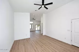 2841 S Camellia Dr, Chandler, AZ 85286 - Photo 9