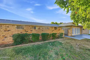 19045 N Signal Butte Cir, Sun City, AZ 85373 - Photo 7