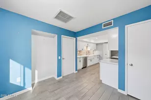 19045 N Signal Butte Cir, Sun City, AZ 85373 - Photo 13