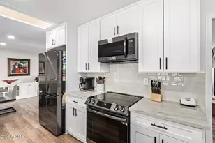 13050 W Westgate Dr, Sun City West, AZ 85375 - Photo 17