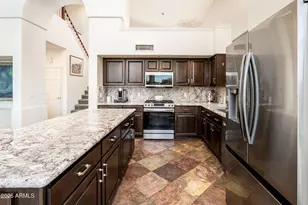 2442 E Glass Ln, Phoenix, AZ 85042 - Photo 9