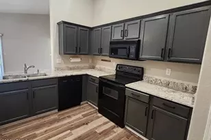 8642 W Echo Ln, Peoria, AZ 85345 - Photo 7