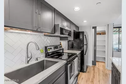 2929 N 39th Street #2, Phoenix, AZ 85018 - Photo 9