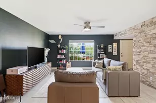 443 N Hobson Plaza, Mesa, AZ 85203 - Photo 3