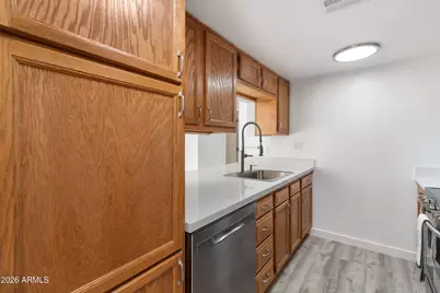 3033 E Devonshire Avenue #2005, Phoenix, AZ 85016 - Photo 7