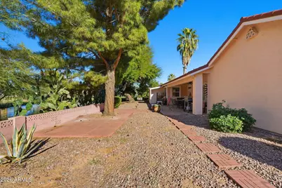 8950 W Wenden Drive, Arizona City, AZ 85123 - Photo 29