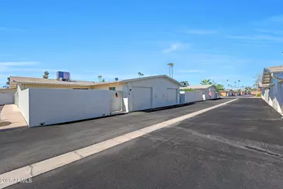 10837 W Santa Fe Drive, Sun City, AZ 85351 - Photo 25