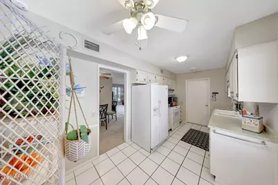 10837 W Santa Fe Drive, Sun City, AZ 85351 - Photo 9