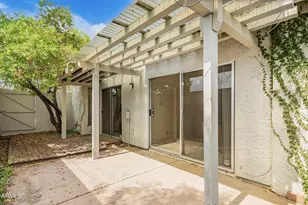 821 E Fern Dr S, Phoenix, AZ 85014 - Photo 9