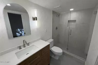 821 E Fern Drive S, Phoenix, AZ 85014 - Photo 11