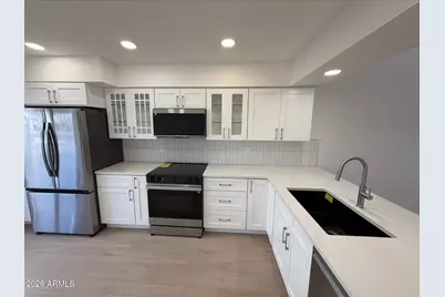 821 E Fern Drive S, Phoenix, AZ 85014 - Photo 3