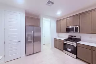 9741 W Catalina Dr, Phoenix, AZ 85037 - Photo 11