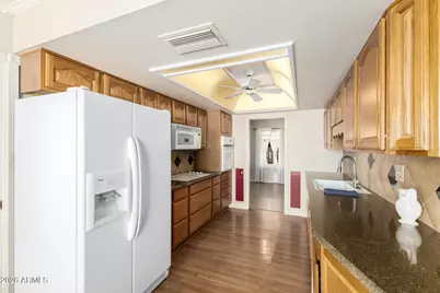 9409 W Hidden Valley Circle N, Sun City, AZ 85351 - Photo 13