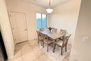 207 E Carob Dr, Chandler, AZ 85286 - Photo 5