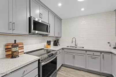 9058 E Gelding Drive, Scottsdale, AZ 85260 - Photo 7