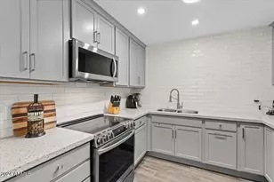 9058 E Gelding Dr, Scottsdale, AZ 85260 - Photo 9