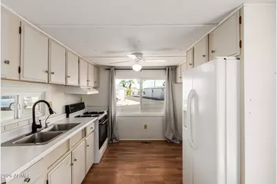 1050 E Broadway Avenue #18, Apache Junction, AZ 85119 - Photo 9