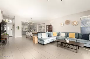 4457 E Verbena Dr, Phoenix, AZ 85044 - Photo 5