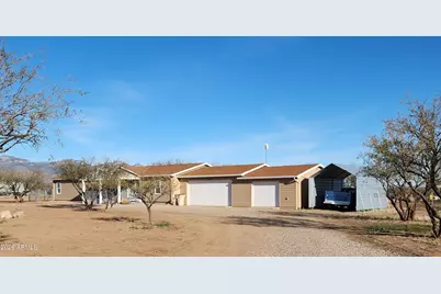 417 E Allen Lane, Huachuca City, AZ 85616 - Photo 1