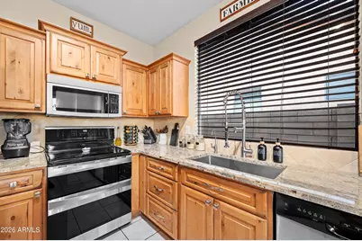 11542 W Bermuda Drive, Avondale, AZ 85392 - Photo 9