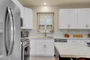 18030 W Legend Dr, Surprise, AZ 85374 - Photo 11