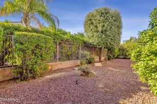 4521 E Carob Dr, Gilbert, AZ 85298 - Photo 23