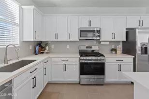 14229 W Cottontail Ln, Surprise, AZ 85387 - Photo 9