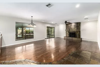 8562 E Turney Avenue, Scottsdale, AZ 85251 - Photo 9