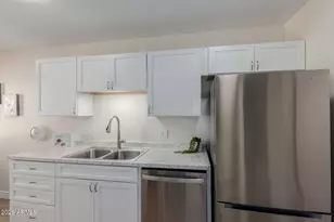 10943 W Coggins Dr, Sun City, AZ 85351 - Photo 9