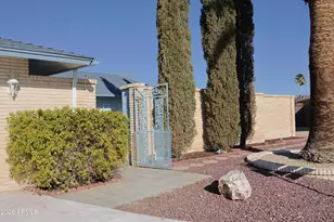 13038 W Limewood Dr, Sun City West, AZ 85375 - Photo 9