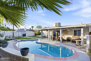 8449 E Jackrabbit Rd, Scottsdale, AZ 85250 - Photo 19