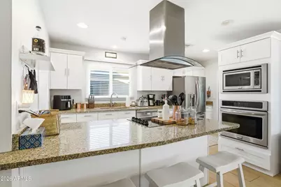 8449 E Jackrabbit Road, Scottsdale, AZ 85250 - Photo 11