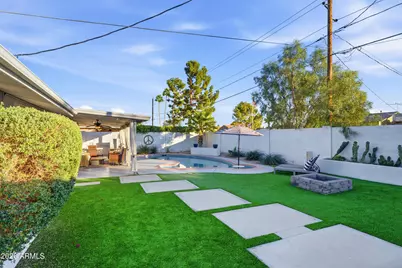 8449 E Jackrabbit Road, Scottsdale, AZ 85250 - Photo 23