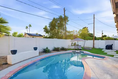 8449 E Jackrabbit Road, Scottsdale, AZ 85250 - Photo 15