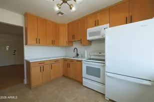 749 E Montebello Ave, Phoenix, AZ 85014 - Photo 9