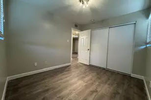 310 W Earll Dr, Phoenix, AZ 85013 - Photo 7