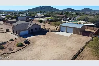 38712 N 22nd Drive, Phoenix, AZ 85086 - Photo 1