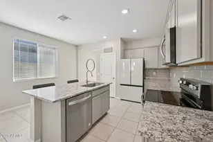 17414 W Via De Luna Dr, Surprise, AZ 85387 - Photo 11