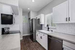 11333 N 92nd St, Scottsdale, AZ 85260 - Photo 9