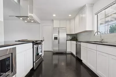 2740 N 21st Drive, Phoenix, AZ 85009 - Photo 5