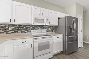 17320 N Thoroughbred Dr, Surprise, AZ 85374 - Photo 19