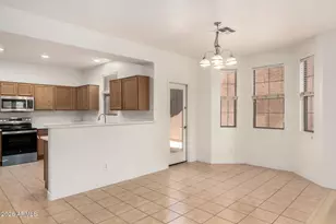 4382 E Selena Dr, Phoenix, AZ 85050 - Photo 7