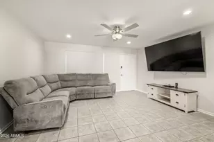 3702 N 64th Dr, Phoenix, AZ 85033 - Photo 7