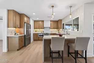 3402 E Mercer Ln, Phoenix, AZ 85028 - Photo 11