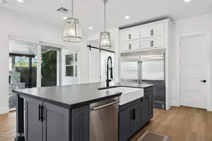 3814 E Crittenden Ln, Phoenix, AZ 85018 - Photo 11