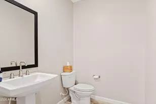 21023 N 58th Way, Phoenix, AZ 85054 - Photo 33